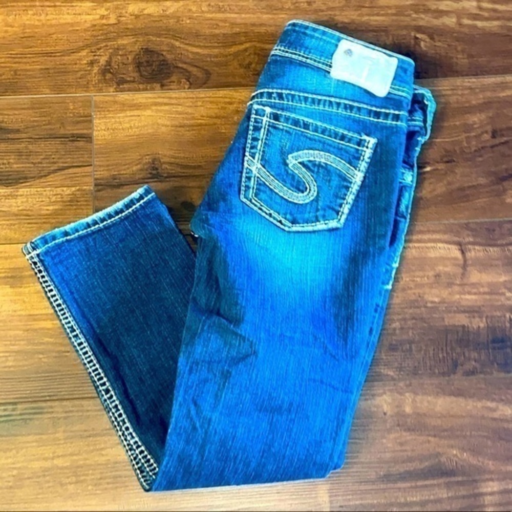 Women's Silver Brand Aiko Capris Sz 27 medium Wash Thick Stitch Super Cute